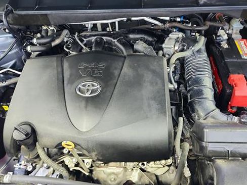 Used 2021 Toyota Highlander Limited FWD image 37