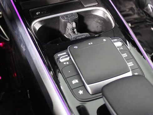 Used 2021 Mercedes-Benz GLB 250 image 17