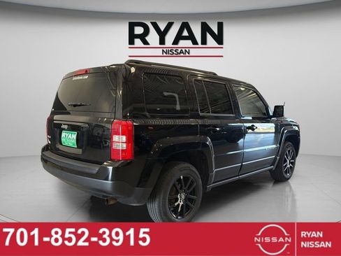 Used 2017 Jeep Patriot Sport w/ Power Value Group AWD/4WD image 8