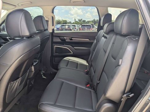 Certified 2025 Kia Telluride LX FWD image 16