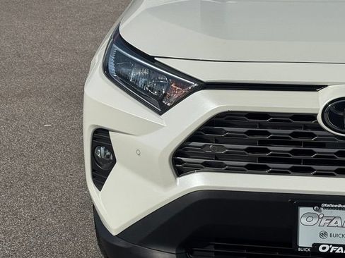 Used 2019 Toyota RAV4 Limited FWD image 9
