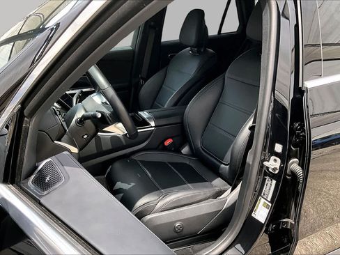 Certified 2024 Mercedes-Benz GLC 300 4MATIC image 8