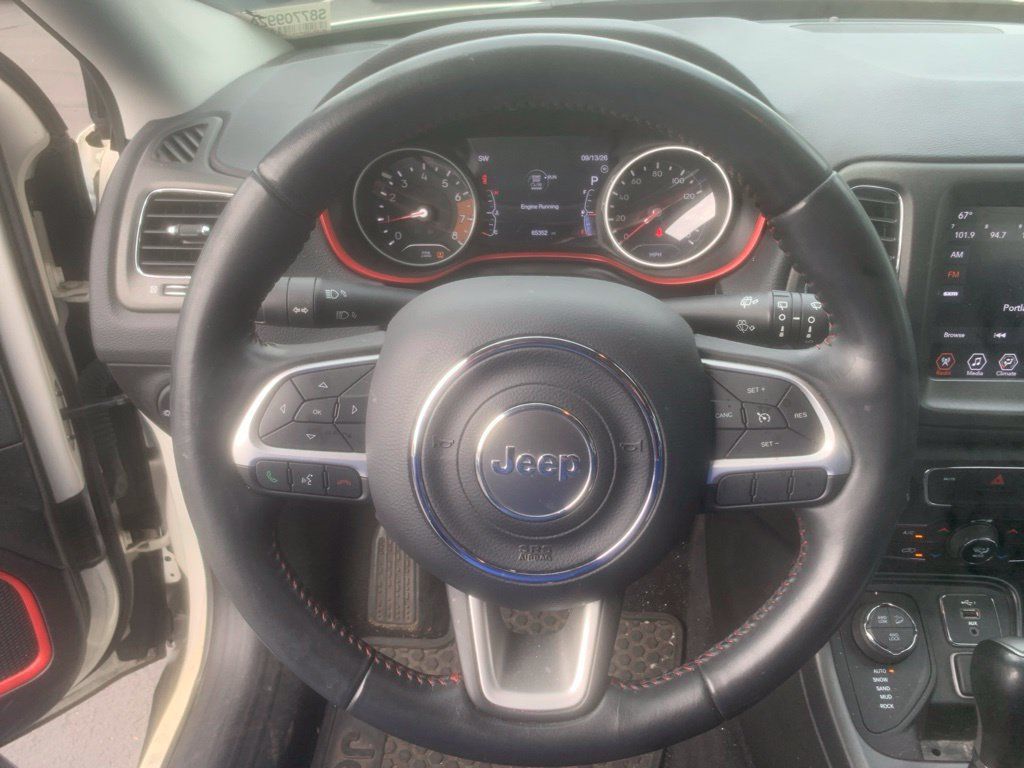 Used 2019 Jeep Compass Trailhawk AWD/4WD image 14