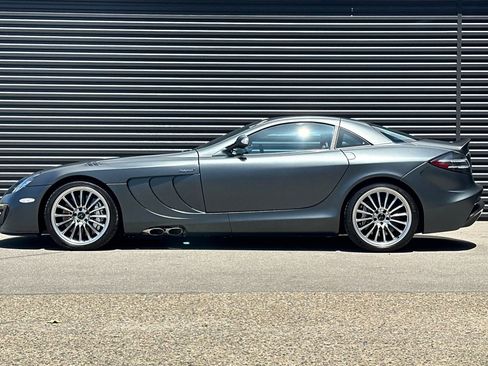 Used 2005 Mercedes-Benz SLR image 2