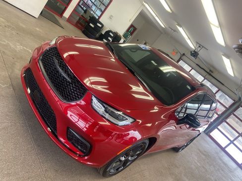New 2026 Chrysler Pacifica Select w/ S Appearance Package FWD image 5