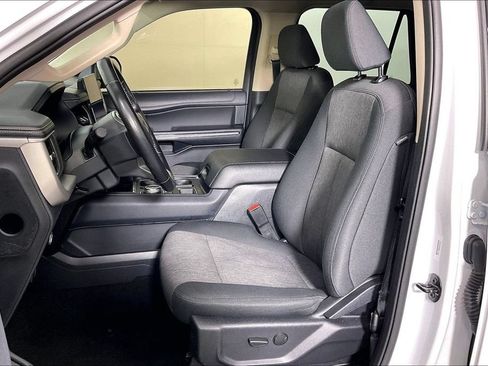 Used 2024 Ford Expedition XLT RWD image 32