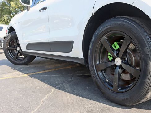 Used 2018 Porsche Macan Sport Edition AWD/4WD image 14