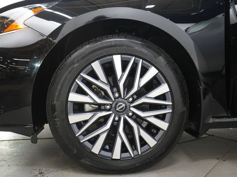 Used 2023 Nissan Altima 2.5 SV w/ SV Premium Package AWD/4WD image 29
