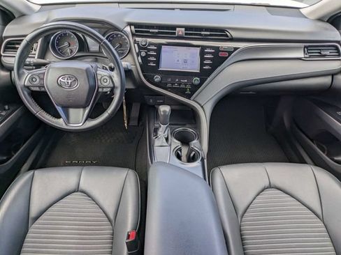 Used 2019 Toyota Camry SE FWD image 14