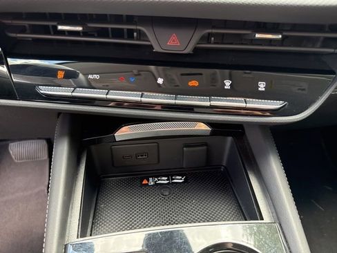 Used 2025 Buick Envision Preferred AWD/4WD image 18