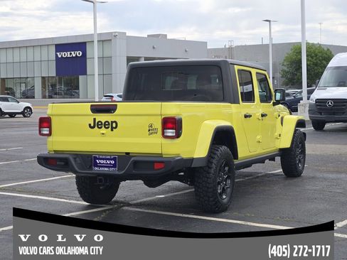 Used 2023 Jeep Gladiator Sport AWD/4WD image 5