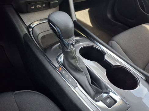 Used 2023 Chevrolet Malibu LT image 18