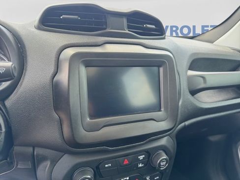Used 2021 Jeep Renegade Latitude w/ Sun & Sound Group FWD image 16