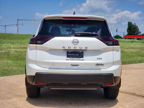 New 2026 Nissan Rogue SV AWD/4WD image 9