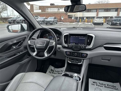 Used 2024 GMC Terrain SLT w/ LPO, Floor Liner Package image 32