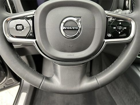 Certified 2023 Volvo XC60 B5 Plus w/ Climate Package image 14