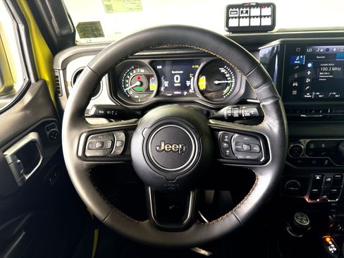 Used 2024 Jeep Wrangler Unlimited w/ Convenience Group AWD/4WD image 16