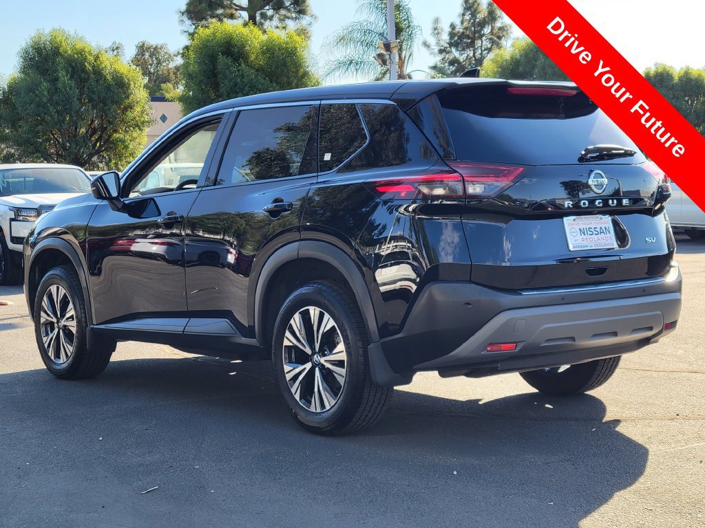 Used 2021 Nissan Rogue SV FWD image 3