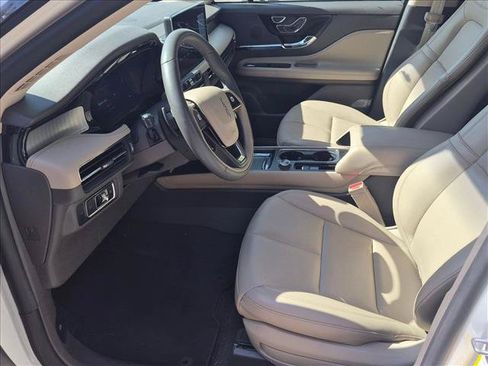 Used 2024 Lincoln Corsair FWD image 13