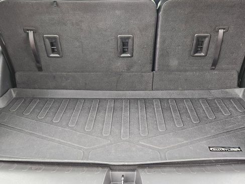 Used 2020 Chevrolet Traverse Premier w/ LPO, Black Accent Package image 22