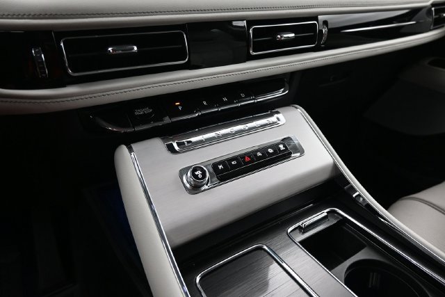 Used 2025 Lincoln Aviator Reserve w/ Equipment Group 201A AWD/4WD image 8