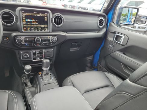 Used 2023 Jeep Wrangler Unlimited Sahara w/ Safety Group AWD/4WD image 19
