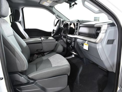 New 2026 Ford F350 XLT w/ XLT Premium Package AWD/4WD image 10