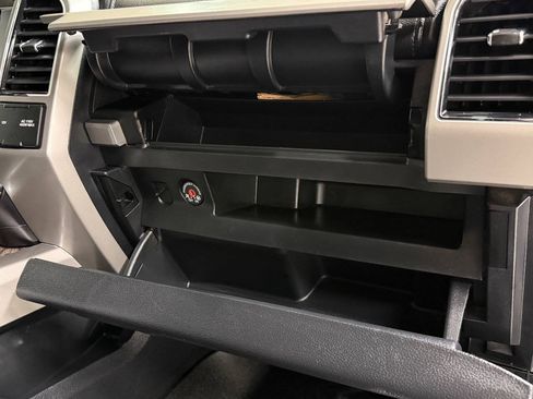 Used 2019 Ford F250 Lariat w/ Lariat Ultimate Package AWD/4WD image 35