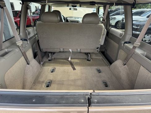 Used 2002 Chevrolet Astro image 12