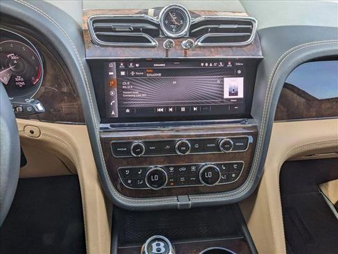 Used 2023 Bentley Bentayga image 15
