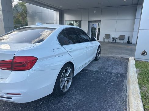Used 2018 BMW 330i Sedan w/ Convenience Package image 3