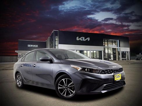 Certified 2023 Kia Forte LXS image 1