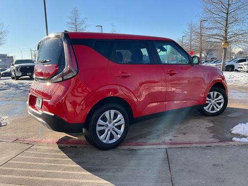 Used 2025 Kia Soul LX image 6