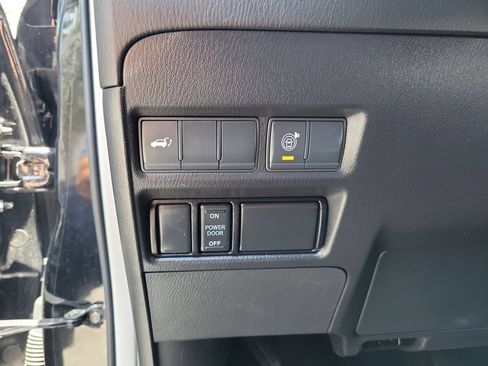 Used 2021 Nissan Armada SL w/ Captain's Chairs Package AWD/4WD image 28