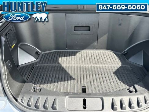 Used 2022 Ford F150 Lightning Lariat image 11