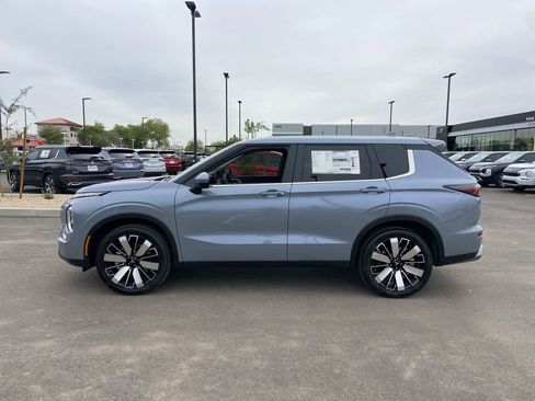 New 2026 Mitsubishi Outlander SE FWD image 4