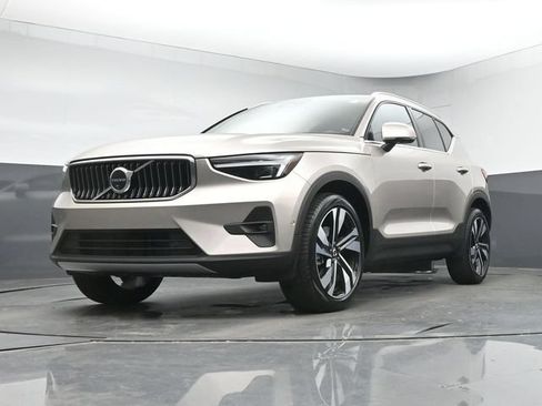 Used 2024 Volvo XC40 B5 Ultimate AWD/4WD image 34