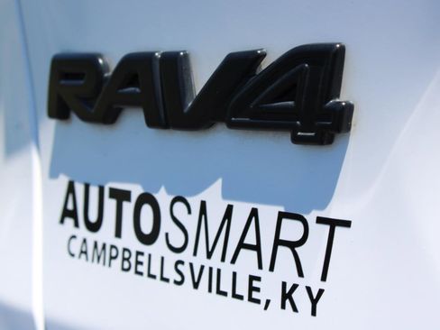 Used 2023 Toyota RAV4 LE AWD/4WD image 6