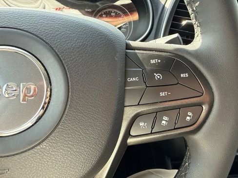 Used 2022 Jeep Cherokee Trailhawk w/ Sound & Nav Group AWD/4WD image 25