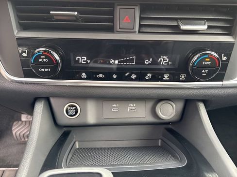 Used 2023 Nissan Rogue SV w/ SV Premium B Package AWD/4WD image 25