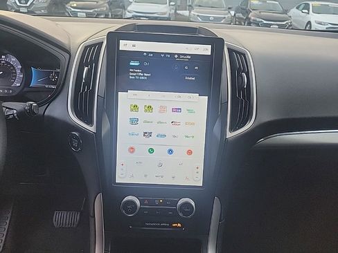 Used 2022 Ford Edge SEL image 16