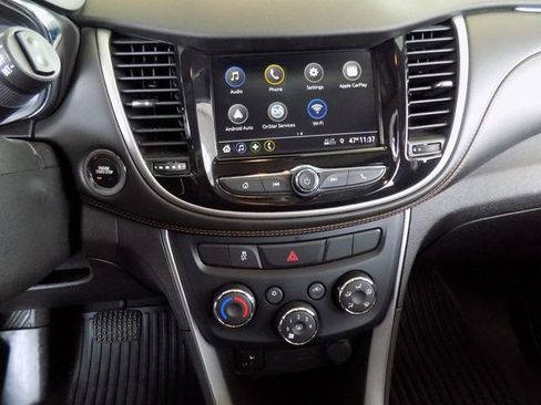 Used 2019 Chevrolet Trax LT w/ Redline Edition image 16