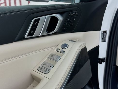 Used 2023 BMW X7 xDrive40i w/ Executive Package image 18