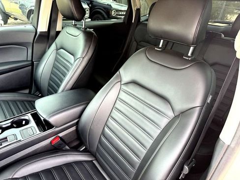 Certified 2019 Ford Edge SEL w/ Equipment Group 201A image 10