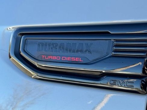 Used 2024 GMC Sierra 1500 AT4X image 12