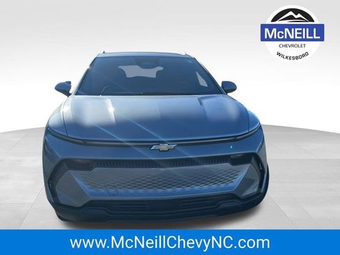 New 2026 Chevrolet Equinox EV LT image 2