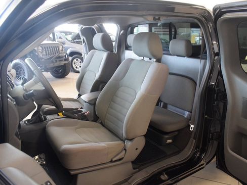 Used 2007 Nissan Frontier XE w/ Preferred Pkg RWD image 26