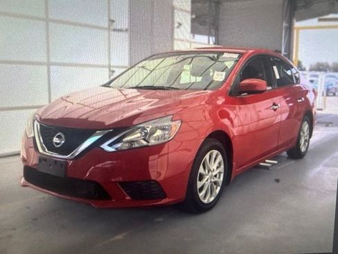 Used 2018 Nissan Sentra SV FWD image 2