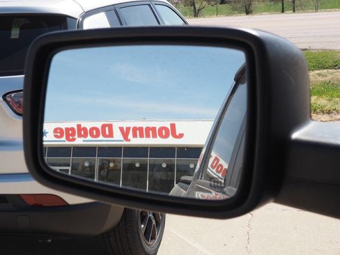 Used 2011 RAM 1500 Classic SLT w/ Luxury Group image 7