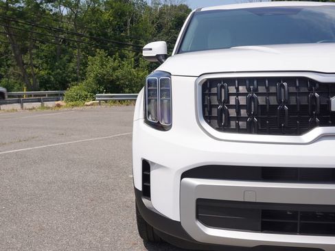 Used 2024 Kia Telluride EX AWD/4WD image 15